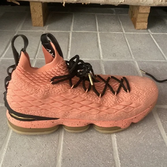 Nike Lebron 15 ‘Hollywood’ Mens Shoe Sz 11 REPLICA - Picture 3 of 5